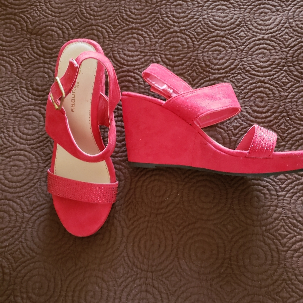 Wedge Sandals - Picture 2 of 4